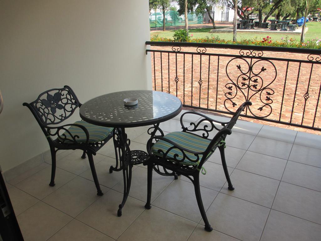 הארטביספורט Casa Bianca Guest Lodge מראה חיצוני תמונה